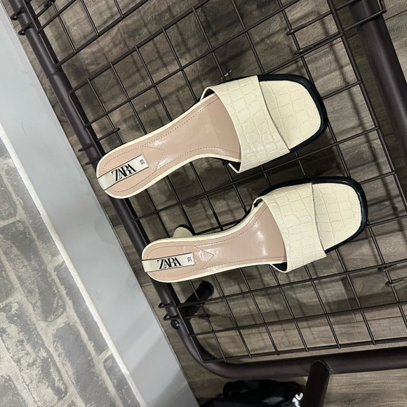 Zara Leather Heels - Picture 2 of 2